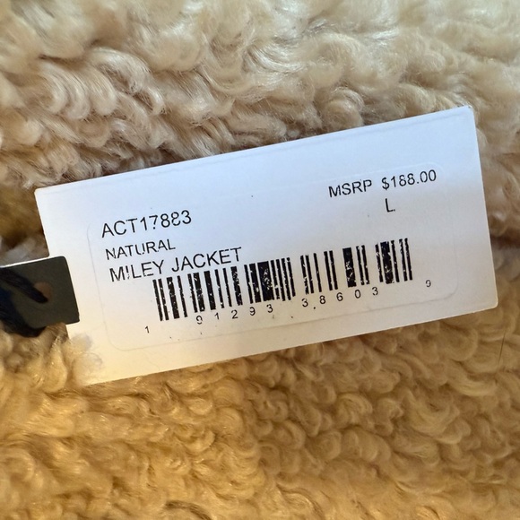 ASTR THE LABEL Women Miley Faux Sherpa Teddy Jacket Cream Tan Brown NWT Large - Picture 9 of 10